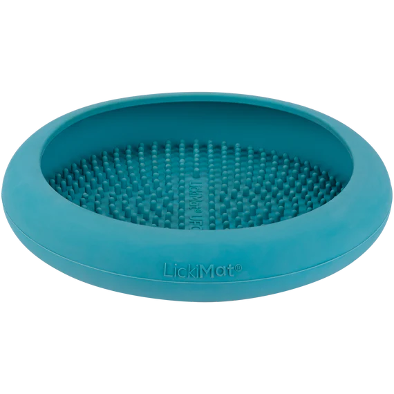 LickiMat UFO in turquoise close-up view